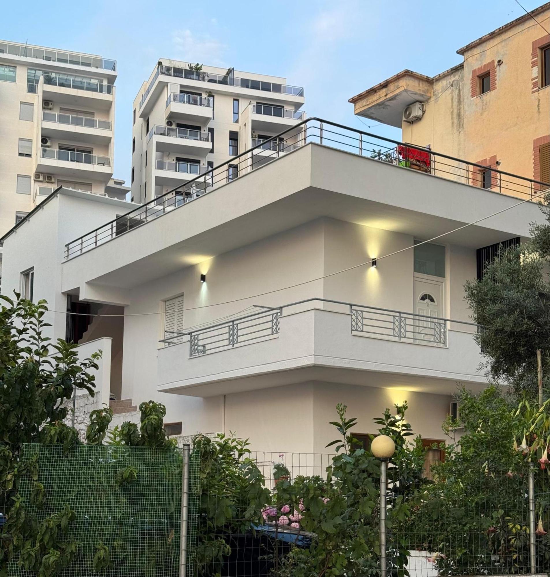 Barjami * Sarandë