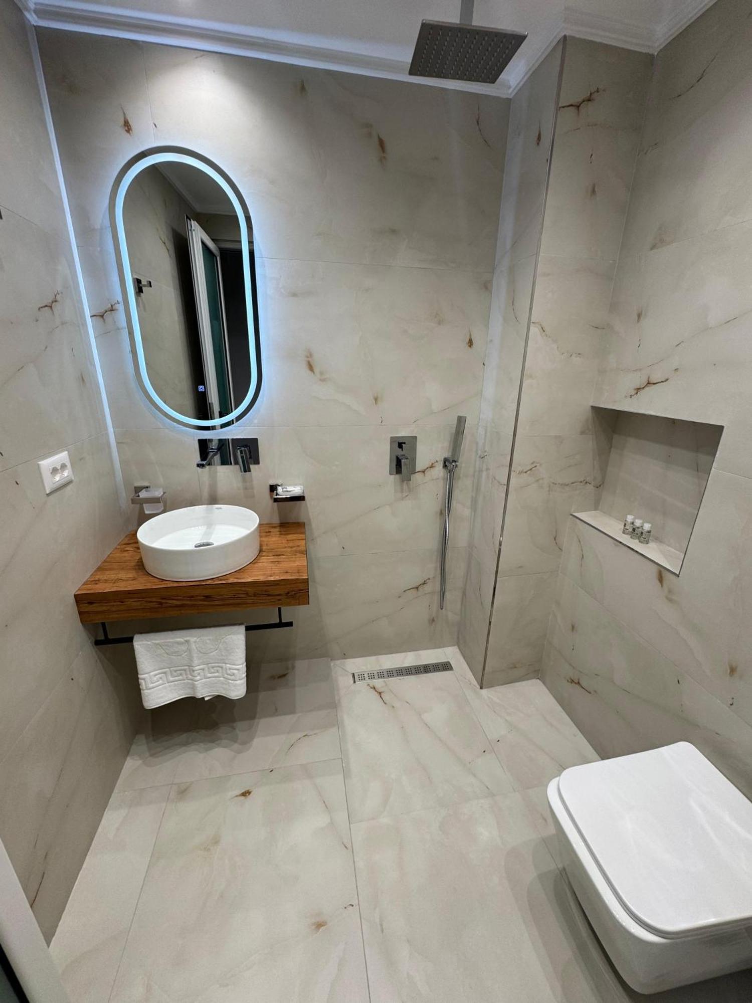 Hotel Barjami *